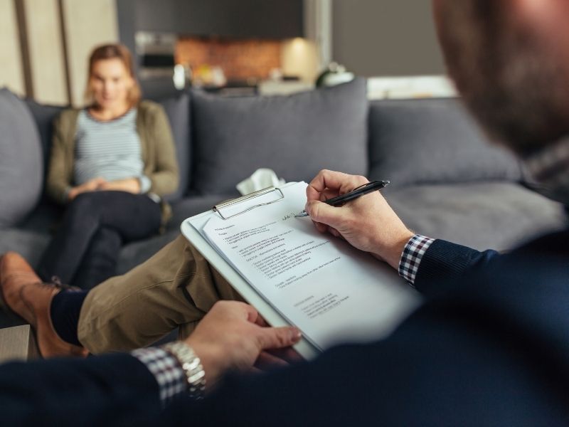 danisan-psikologa-gitmeye-nasil-karar-vermeli