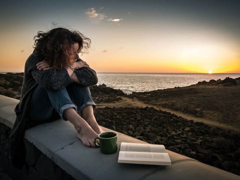 hangi-durumlarda-deger-algimiz-duser-ve-kendimizi-degersiz-hissederiz